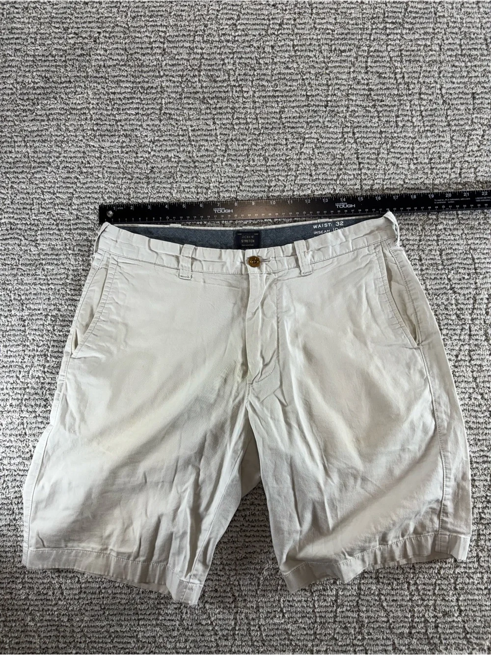 J. Crew Stretch Men’s Size 32‎ Beige 10.5” Chino Shorts